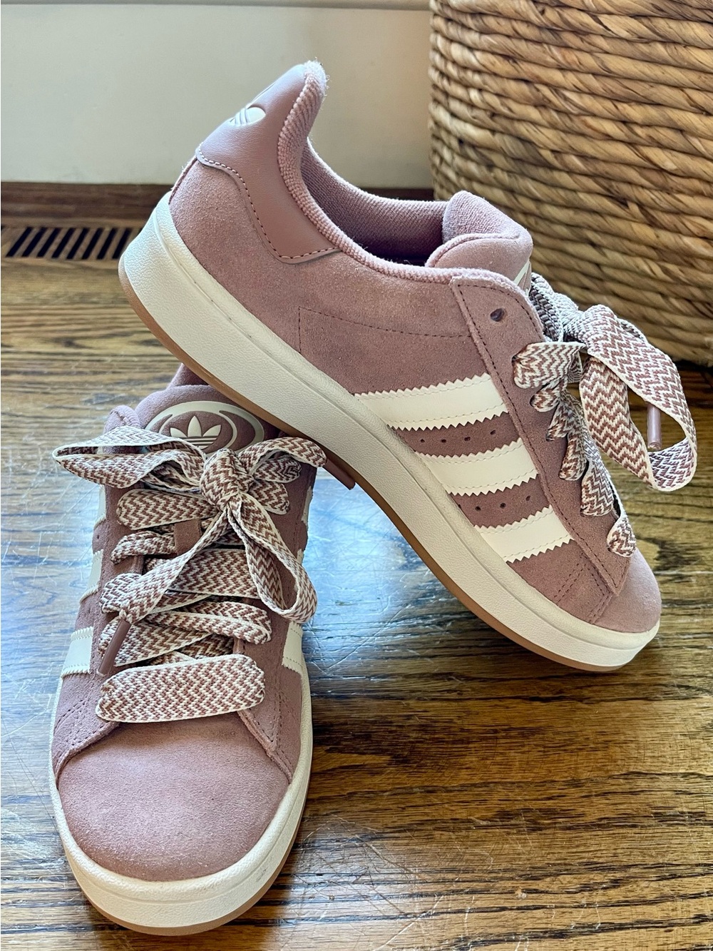 adidas Women's Campus 00s